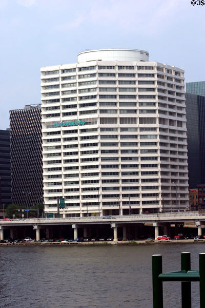 National City Center (1983) (20 Stanwix St.) (20 floors). Pittsburgh, PA. Architect: Skidmore, Owings & Merrill.