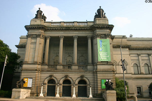 Carnegie Museum of Natural History entrance. Pittsburgh, PA.