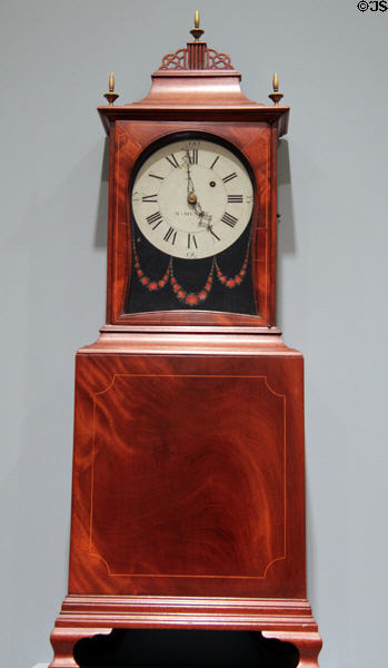Shelf clock (c1810) by Nathaniel Munroe of Concord, MA at Carnegie Museum of Art. Pittsburgh, PA.