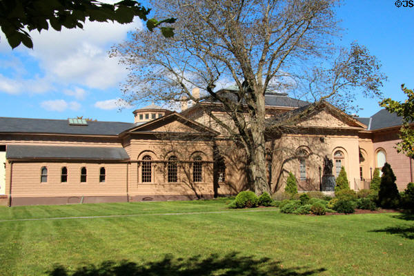 Redwood Library & Athenaeum (oldest lending library in America) (1747) (Bellevue Ave.). Newport, RI.