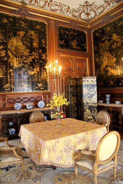 Chinoiserie Breakfast Room with black & gold lacquer wall panels in style of Kangxi period (1662-1722) at The Elms. Newport, RI.