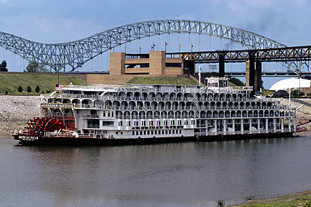 American Queen Riverboat at Mud Island with Interstate 40 bridge. Memphis, TN.