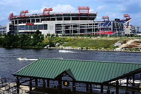 Nashville Coliseum (1999) & Cumberland River. Nashville, TN. Architect: HOK Sport.