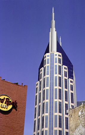BellSouth Building (1994) (33 floors) (333 Commerce St.). Nashville, TN. Architect: Earl Swensson Assoc..