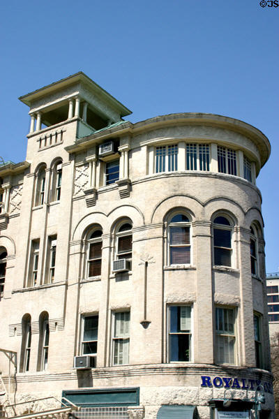 Clifford Building (1893) (423-31 Commerce). San Antonio, TX. Architect: James Riely Gordon.