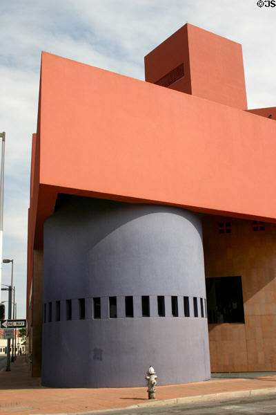 Central Library (1995) (600 Soledad at Navarro St.). San Antonio, TX. Style: Postmodern. Architect: Ricardo Legorreta.
