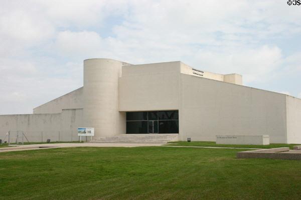 Art Museum of South Texas (1972). Corpus Christi, TX. Architect: Philip Johnson.