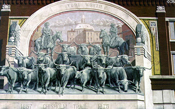 Mural monument to Chisholm Trail cattle drives (1867-75) by Richard Haas on Jett building (c1902). Fort Worth, TX.