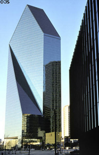 Fountain Place (1985) (62 floors) (1445 Ross Avenue at Field). Dallas, TX. Architect: Pei Cobb Freed & Partners.