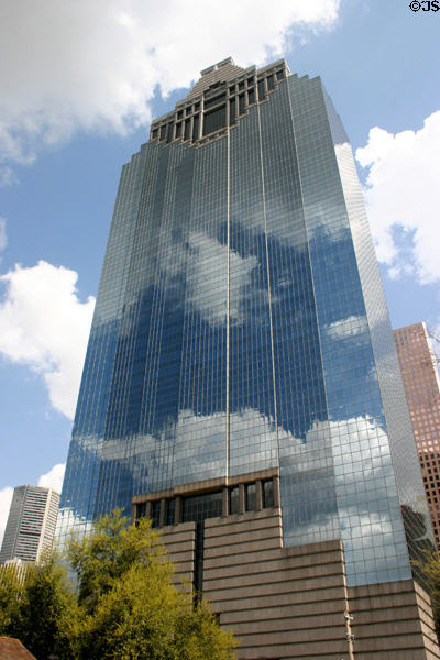 Heritage Plaza (1987) (53 floors) (1111 Bagby St.). Houston, TX. Architect: M. Nasr & Partners.
