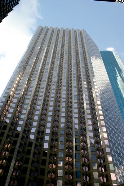 1100 Louisiana (1980) (55 floors). Houston, TX. Architect: Skidmore, Owings & Merrill + 3D/International.