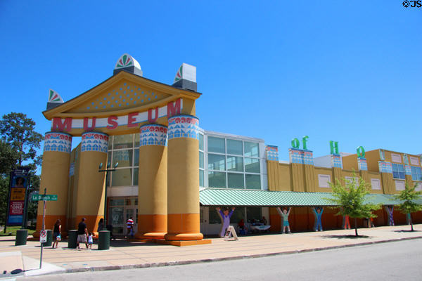 Children's Museum of Houston (2009) (1500 Binz St.). Houston, TX. Architect: Robert Venturi.