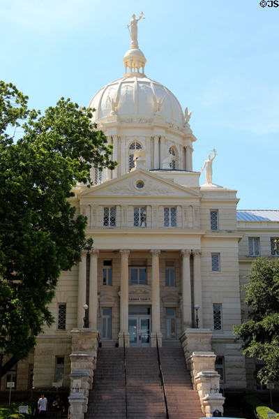McLennan County Courthouse (1901) (Public Square). Waco, TX. Style: Beaux-Arts. Architect: James Riely Gordon. On National Register.