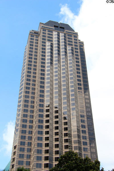 Trammell Crow Center (1985) (2001 Ross Ave.) (50 floors). Dallas, TX. Style: Postmodern. Architect: Skidmore, Owings & Merrill + Foster & Meier.
