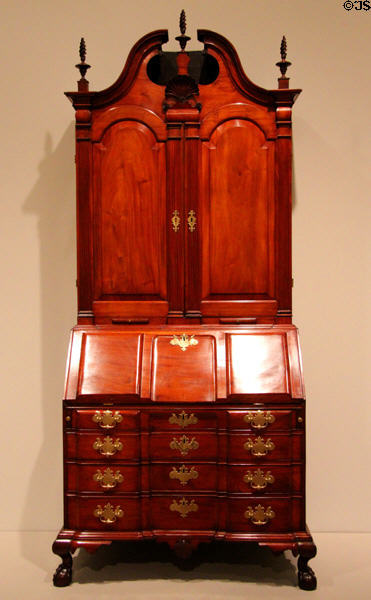 Desk & bookcase (1760-80) attrib. to Nathaniel Gould of Salem, MA at Dallas Museum of Art. Dallas, TX.