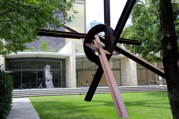 Eviva Amore by Mark di Suvero at Nasher Sculpture Center. Dallas, TX.