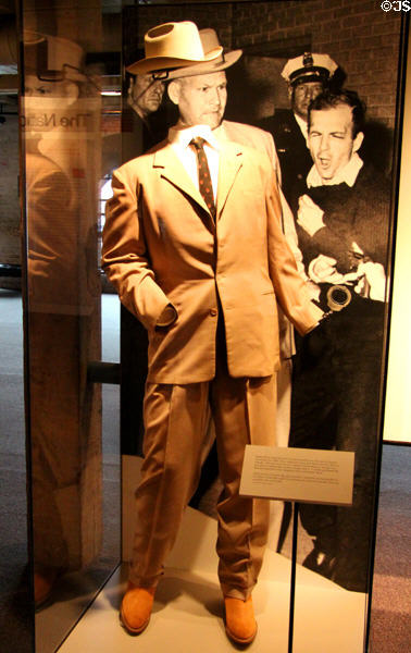 Suit, hat & handcuffs worn by Dallas homicide detective Jim Leavelle on Nov. 24, 1963, when Jack Ruby shot Lee Harvey Oswald at The Sixth Floor Museum at Dealey Plaza. Dallas, TX.
