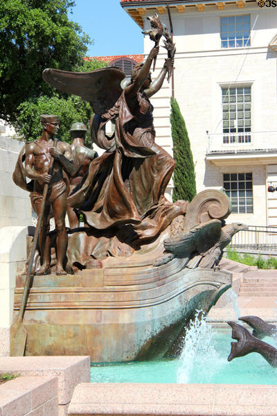 Littlefield Fountain honors soldiers & sailors of World War I at University of Texas. Austin, TX.