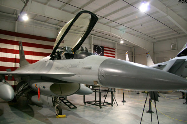 General Dynamics F-16A Fighting Falcon (1980) at Hill Aerospace Museum. UT.