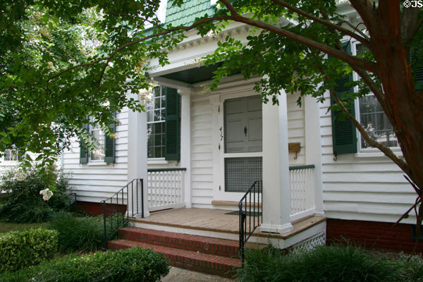 Ball Nivison House (c1784) (417 Middle St.) was used as barracks during War of 1812, Lafayette visited in 1824, & President Andrew Jackson visited in 1833. Portsmouth, VA.