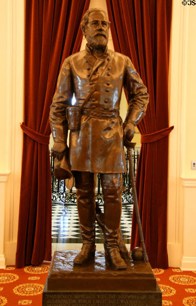 General Robert E. Lee statue by Rudulph Evans in Virginia State Capitol. Richmond, VA.