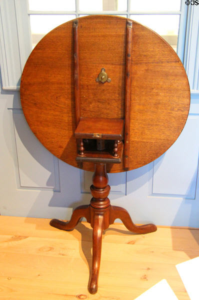 Tilt-top tripod tea table with sliding mechanism (1714-78) attrib. to Jedediah Dewey of Bennington, VT at Bennington Museum. Bennington, VT.