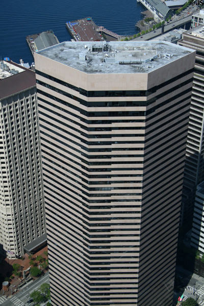 Wells Fargo Center (1983) (47 floors) (999 3rd Ave.). Seattle, WA. Architect: McKinley Architects.