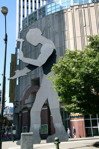 Hammering Man moving sculpture (1992) by Jonathan Borofsky at entrance of Seattle Art Museum. Seattle, WA.