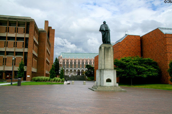 Statue of George Washington, Odegaard Undergraduate Library, Suzzallo Library & Meany Hall around Red Square at University of Washington. Seattle, WA.