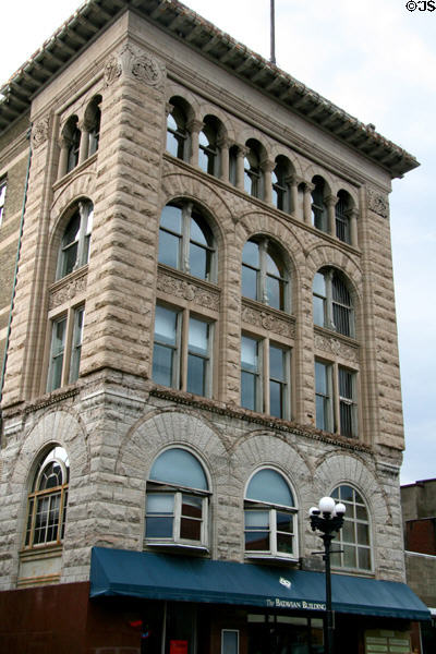 Batavian Building (1888) (319 Main St.). La Crosse, WI. Style: Victorian Romanesque.