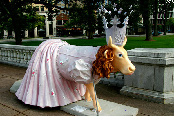 Glinda - The Good Witch Cow by Mike Dowdell in Madison CowParade. Madison, WI.