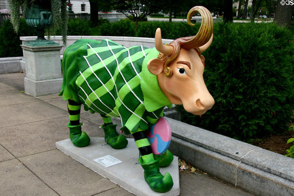 Lollipop Munchkin Cow by Mike Dowdell in Madison CowParade. Madison, WI.