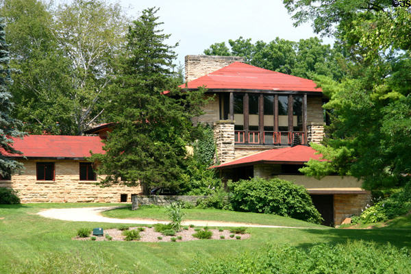 Hillside (1902 with later modifications) contains drafting studios, an assembly hall & a theater where F.L. Wright created a fellowship with his students at Taliesin. WI. Architect: Frank Lloyd Wright.