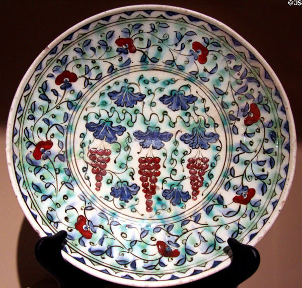 Dish with vines & grapes (17thC) Iznik, Turkey at Huntington Museum of Art. Huntington, WV.