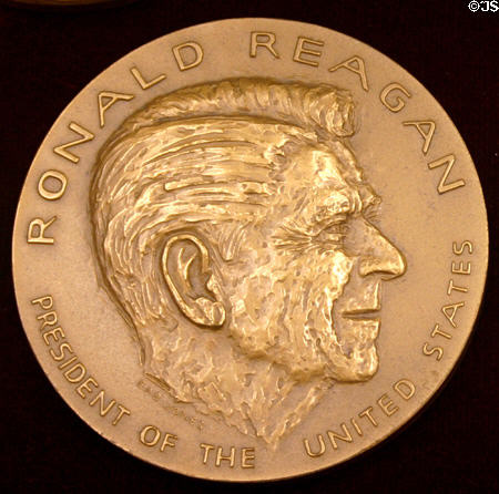 40: Ronald Wilson Reagan (1981-1989) lived (1911-2004). XP.