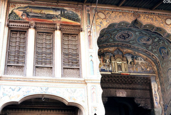 Mandawa area haveli with god ganesh riding in an antique Rolls Royce near Mandawa. Mandawa, India.