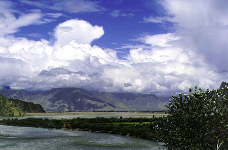 Water, mountains and clear skies of Tibet. China.