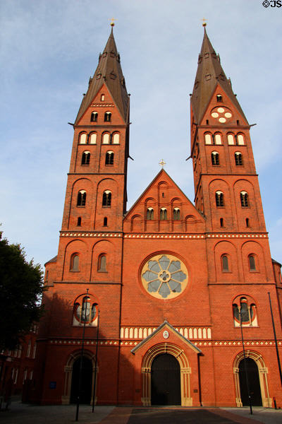Domkirche St Marien (St Mary's Cathedral) (1890-93) first Catholic Church built in Hamburg after the Reformation on Danzigerstraße. Hamburg, Germany. Style: Romanesque Revival. Architect: Arno Güldenpfennig.
