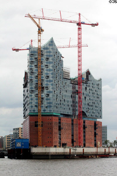Elbphilharmonie concert hall (2017) on Grasbrook Peninsula of Elbe River in HafenCity. Hamburg, Germany.