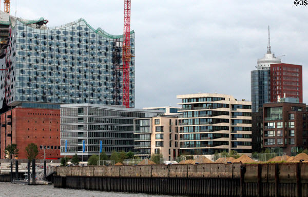 Elbphilharmonie concert hall (2017) & HafenCity. Hamburg, Germany.