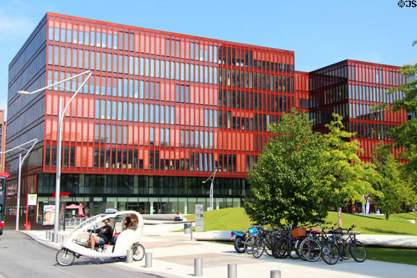 Modern apartment building (Am Sandtorkai 50) in HafenCity. Hamburg, Germany.