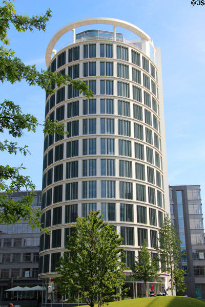 Oval-shaped Coffee Plaza building (2008) (Am Sandtorpark 4) in HafenCity. Hamburg, Germany. Architect: Richard Meier & Partners.