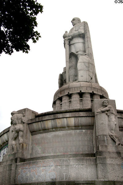 Otto von Bismark Memorial (1903-6) sculpted by Hugo Lederer. Hamburg, Germany. Architect: Emil Schaudt.
