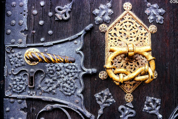 Antique lock & pull handle on building in Römer area. Frankfurt am Main, Germany.
