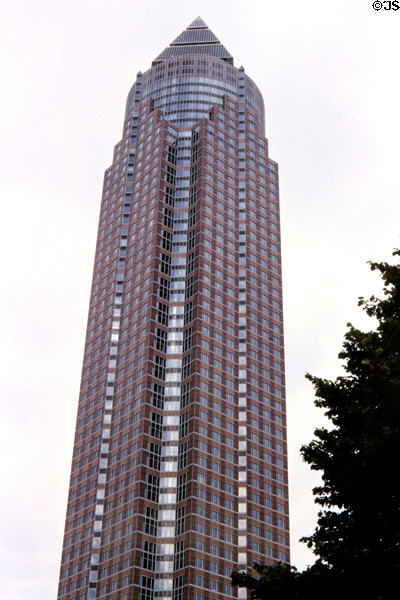 Frankfurt Messeturm (Fair Trade Tower) (1990), 63 stories, clad in red Swedish granite, one of the largest congress & exhibition centers in the world. Frankfurt am Main, Germany. Style: Post-modern. Architect: Helmut Jahn & Richard Murphy.