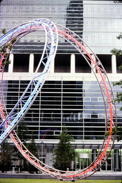 Synergy neon light sculpture by Christian Herdeg near Frankfurt Messe. Frankfurt am Main, Germany.