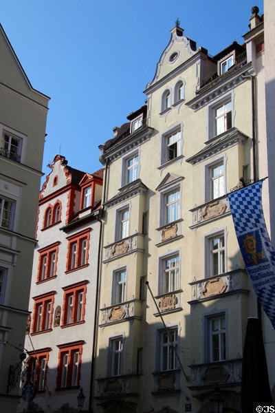 Traditional architecture on Pfisterstaße in Hofbrauhaus area. Munich, Germany.