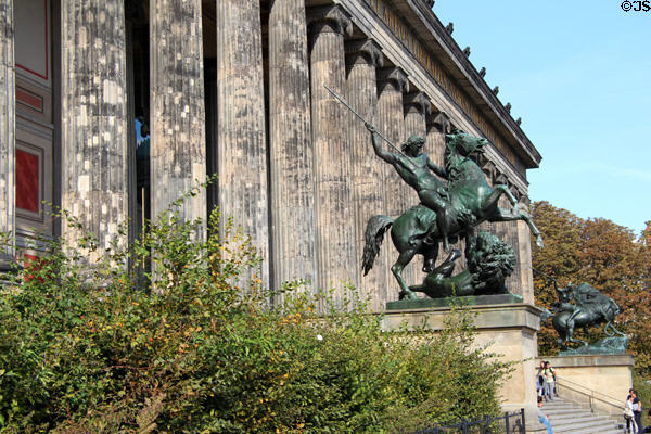 Ionic columns of Altes Museum with bronze equestrian statues. Berlin, Germany.