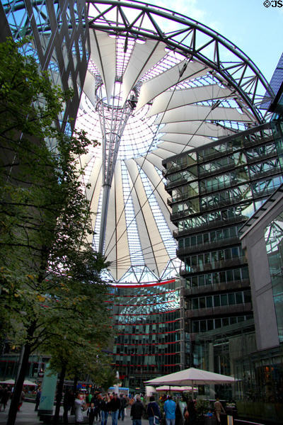 Entry gap into roofed forum at Sony Center. Berlin, Germany.