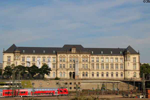 Hamburg Decorative Arts Museum (Museum für Kunst und Gewerbe Hamburg) (1873-76). Hamburg, Germany. Architect: Carl Johann Christian Zimmermann.